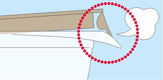 フラップを本体の「SET」位置に押し込むことで、フタが開いた状態を保つことができます。