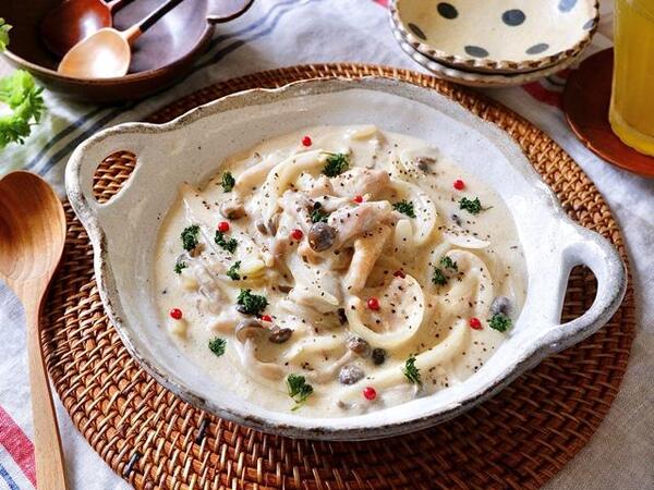 簡単ごちそう！チーズ薫るきのこと鶏肉のクリーム煮