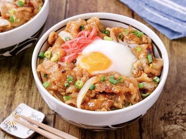 こってり味付けで箸が進む♪にんにくみそ豚丼