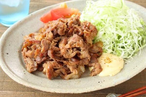 ボリューム満点！焼肉豚カルビ