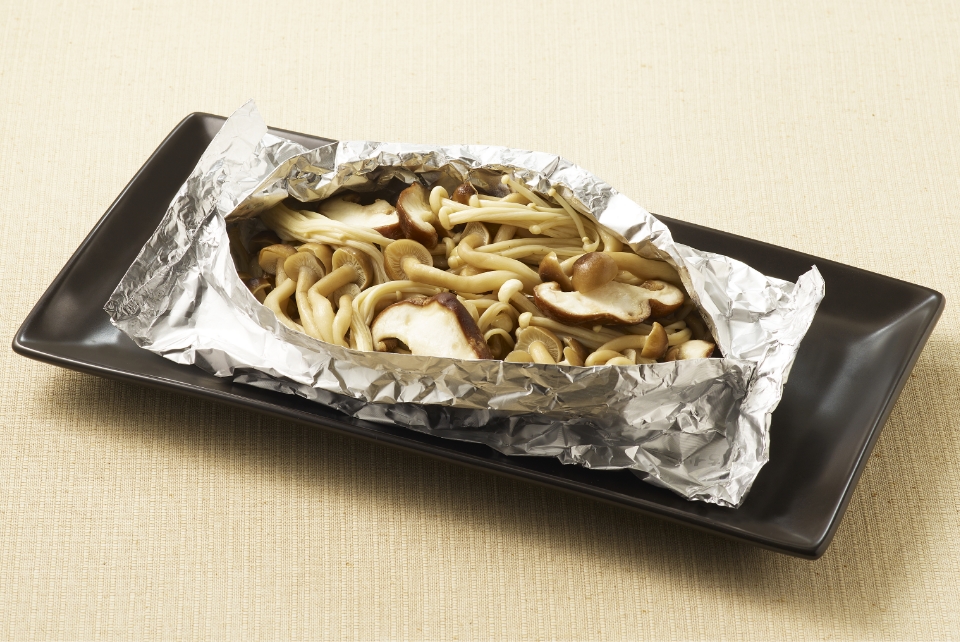 きのこのバター包み焼き