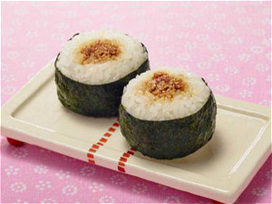 おかかとごまのおにぎり
