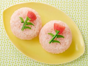 たらことバターのカーネーションおにぎり
