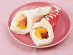 フルーツとヨーグルトのスティックサンド（サンドらず）
