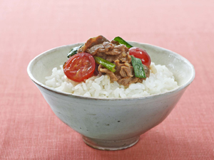 牛肉とトマトのオイスター蒸し