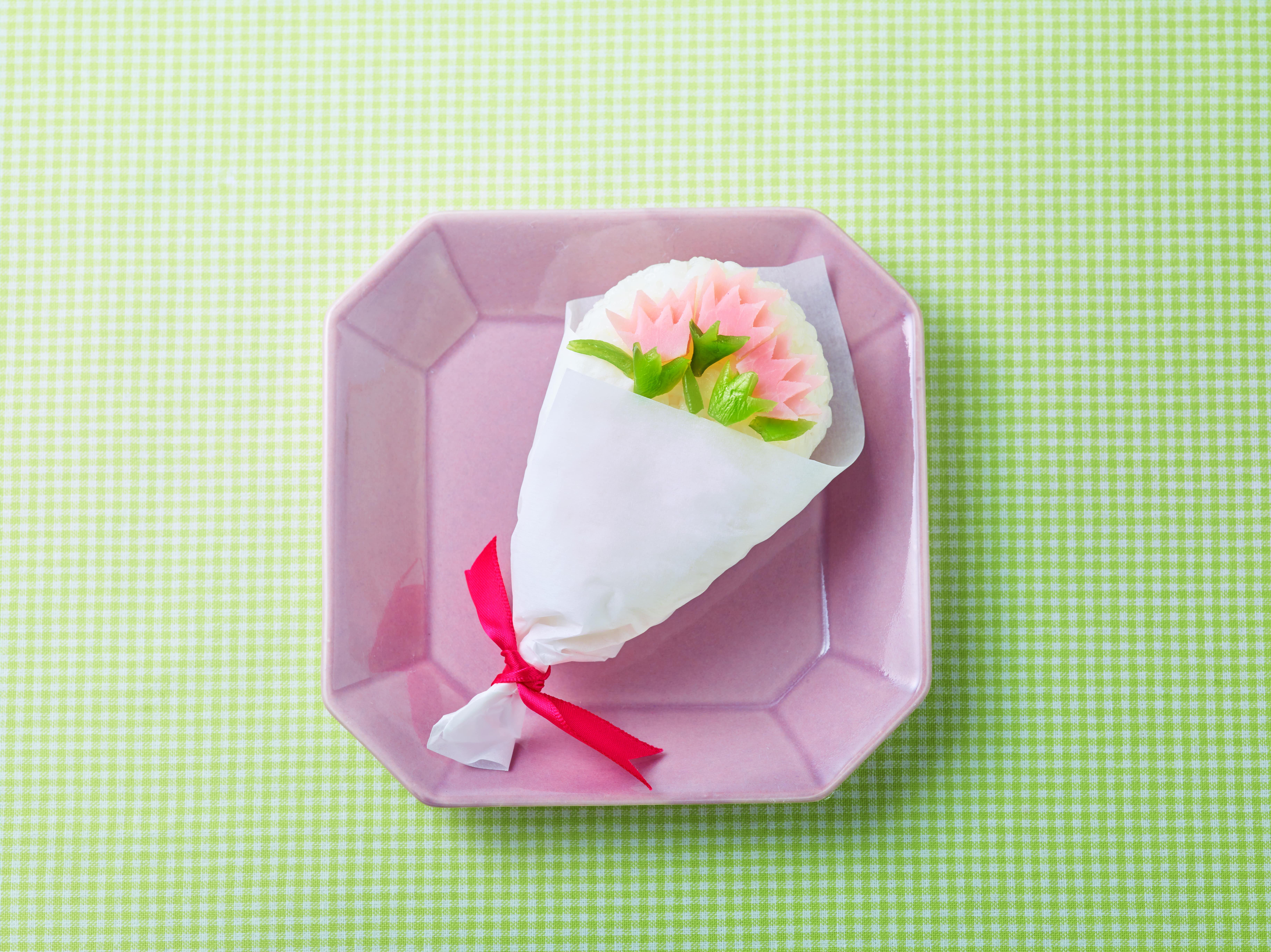 カーネーションの花束おにぎり