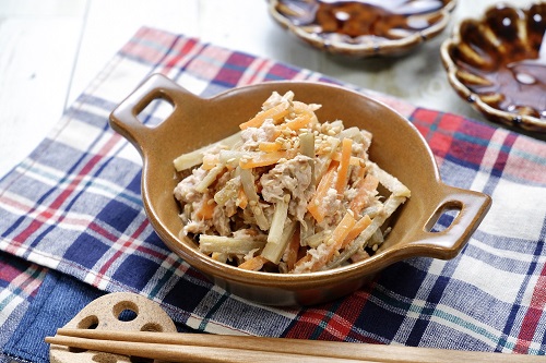 常備菜に！和にも洋にも合う『ごぼうとにんじんのツナマヨ和え』