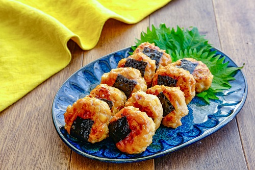 シャキシャキれんこん入りのり巻き鶏つくね