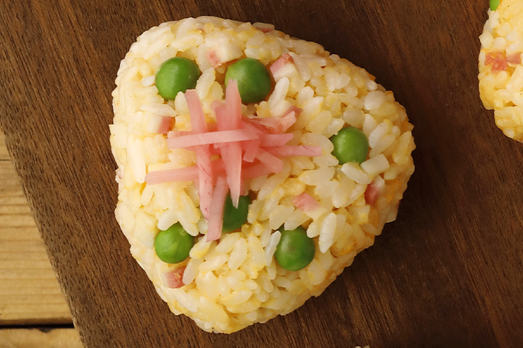 レンジで炒飯風おにぎり