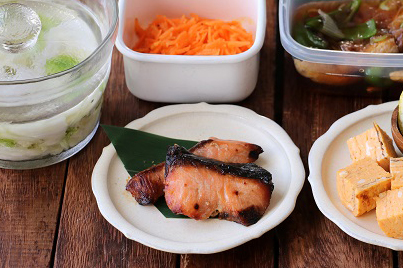 「かたまり感のあるおかず」と「細かいおかず」に分ける